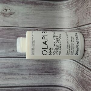 Olaplex No.5 Bond Maintenence Conditioner 8.5 oz**